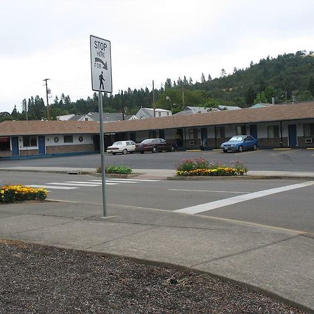 Travel Inn Roseburg Exterior foto