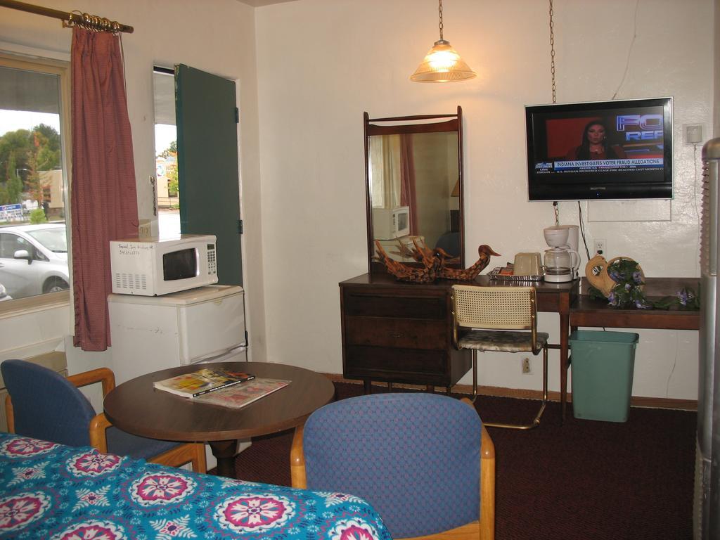 Travel Inn Roseburg Exterior foto
